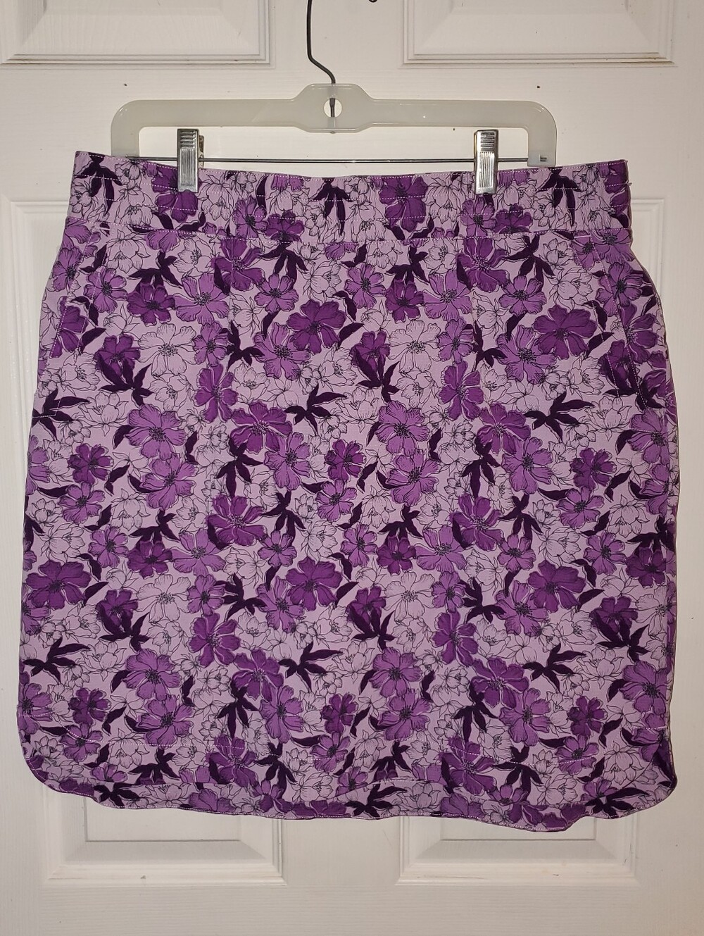 Duluth Trading Co Purple Floral Breezeshooter Skort